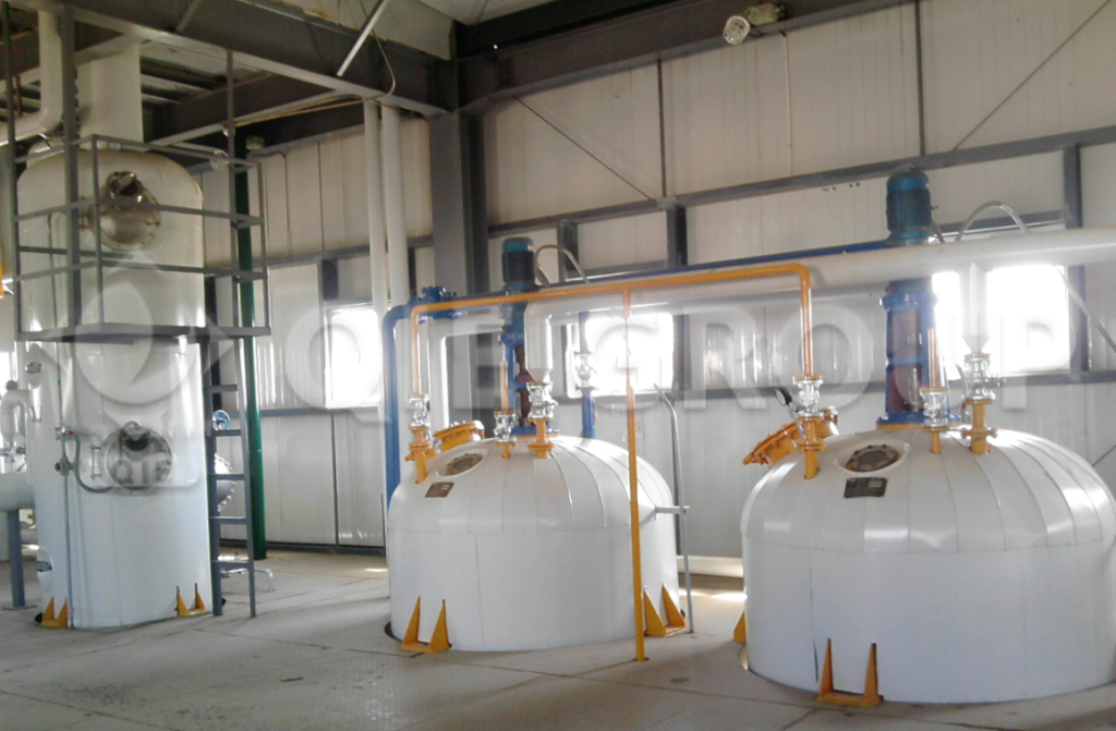 Edible oil deodorization tower