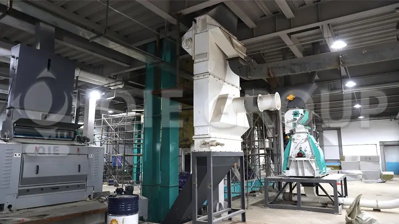 Soybean pretreatment machine