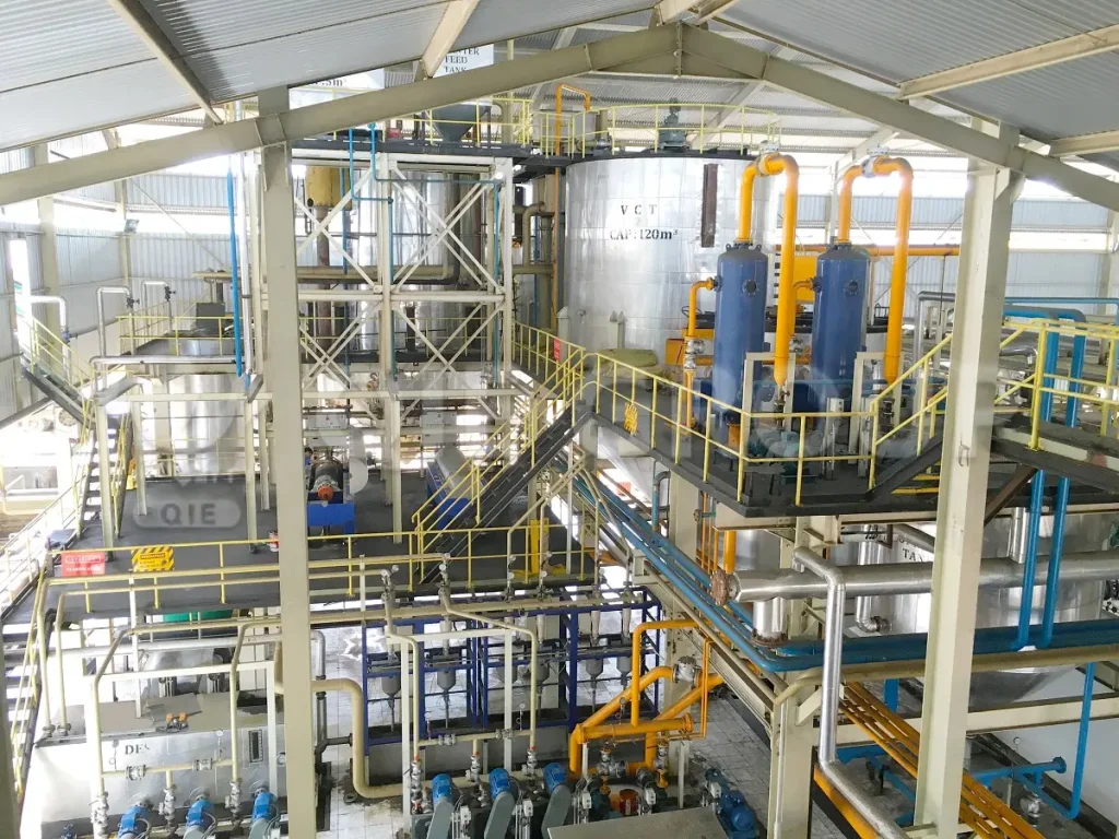 Edible oil processing equipment is used to process edible oil
