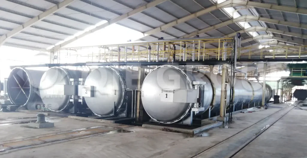 Palm fruit sterilization tank for enzyme inactivation in palm oil processing