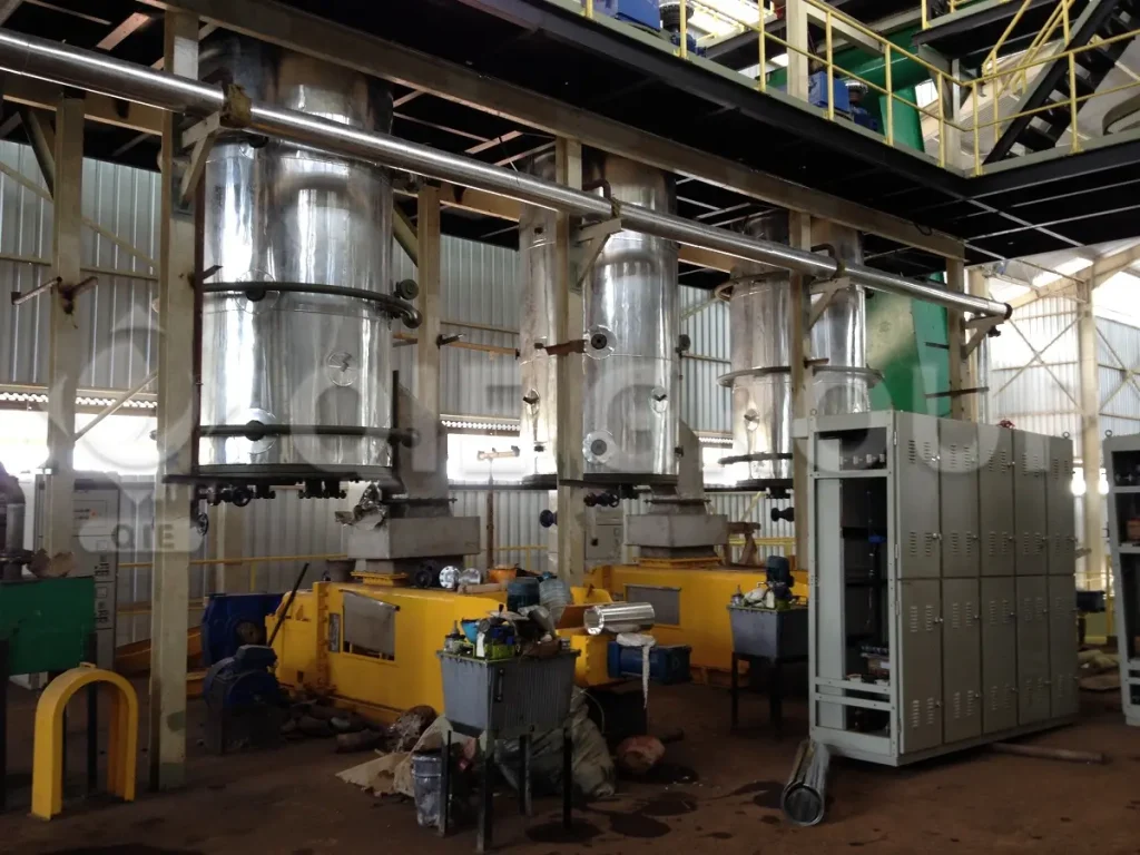 Twin screw palm oil expeller equipment used in palm oil processing plant