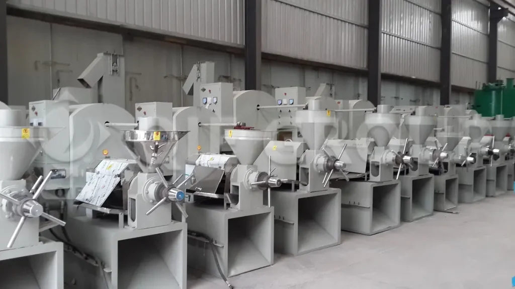 Hot and cold walnut oil press machine for versatile oil processing