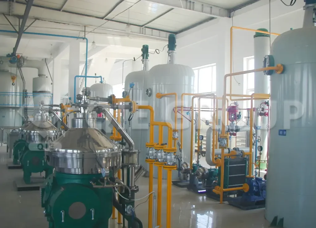 Centrifuge applied in edible oil refining production line