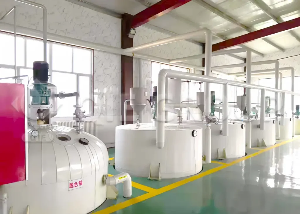Edible oil bleaching tank used for removing pigments and impurities from crude oil