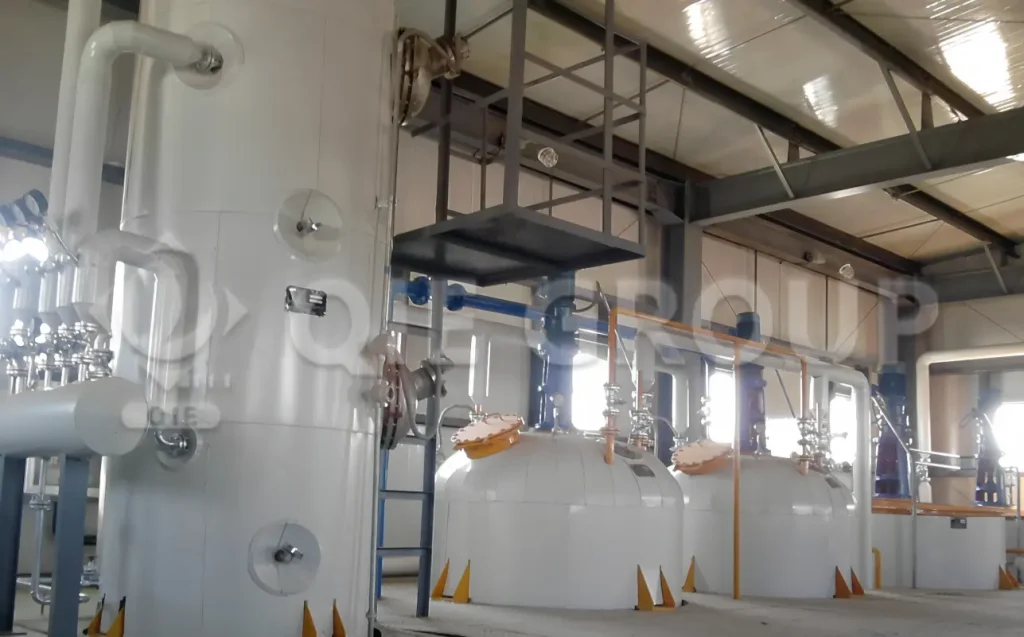 Soybean oil bleaching tank for removing pigments and impurities