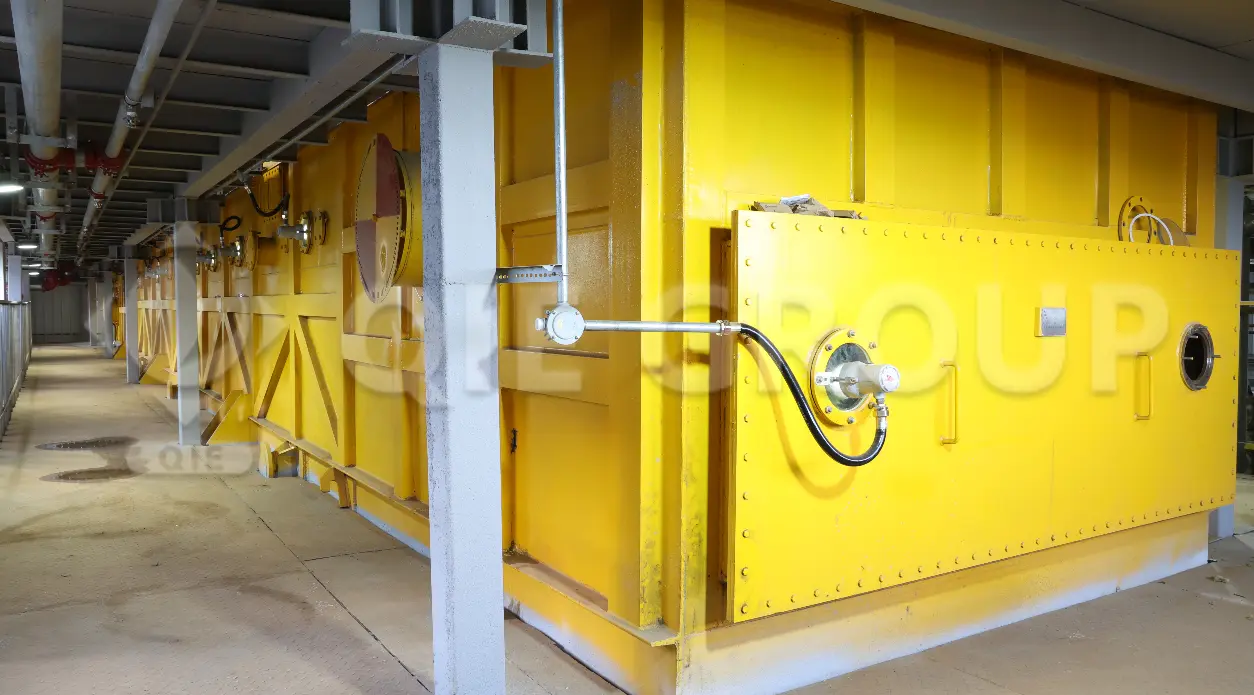 Soybean drag-chain extractor for solvent extraction plant