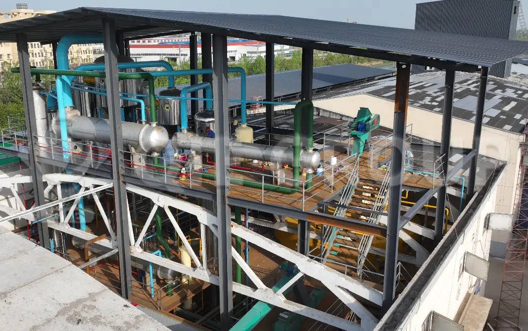 Edible oil solvent extraction workshop integrating solvent extraction, desolventizing, and solvent recovery systems for efficient and safe oil extraction