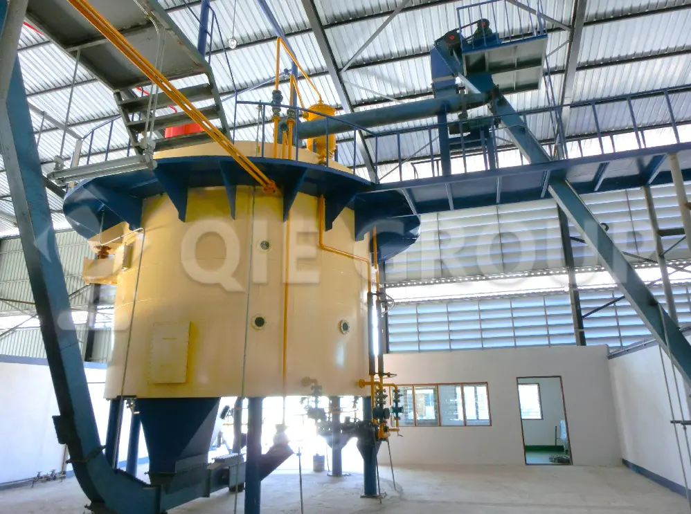 Rotocel oil extractor for continuous solvent extraction with high oil recovery efficiency