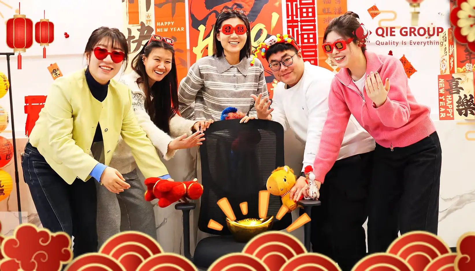 QIE GROUP employees sending New Year greetings during holiday celebration