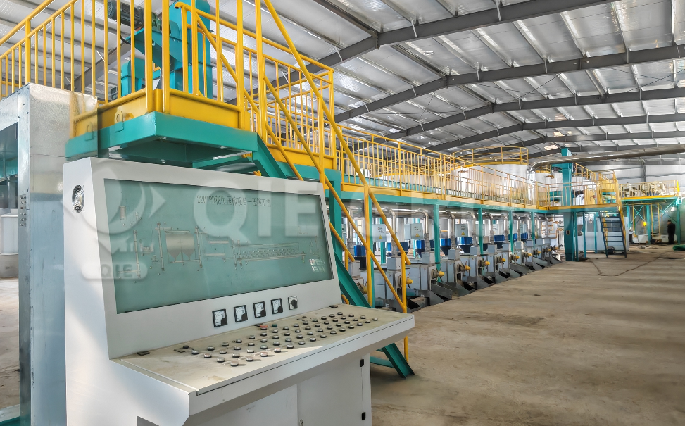 Edible oil production line with integrated pretreatment, oil press machine, solvent extraction plant, and refining system for stable operation