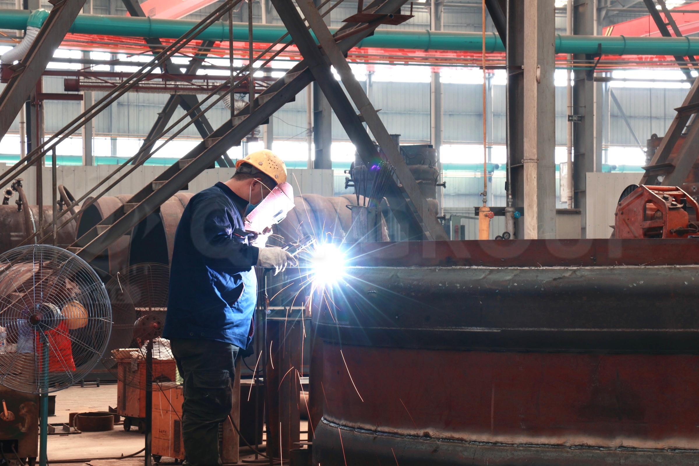 Global oil processing project team with 24/7 technical service and international installation expertise