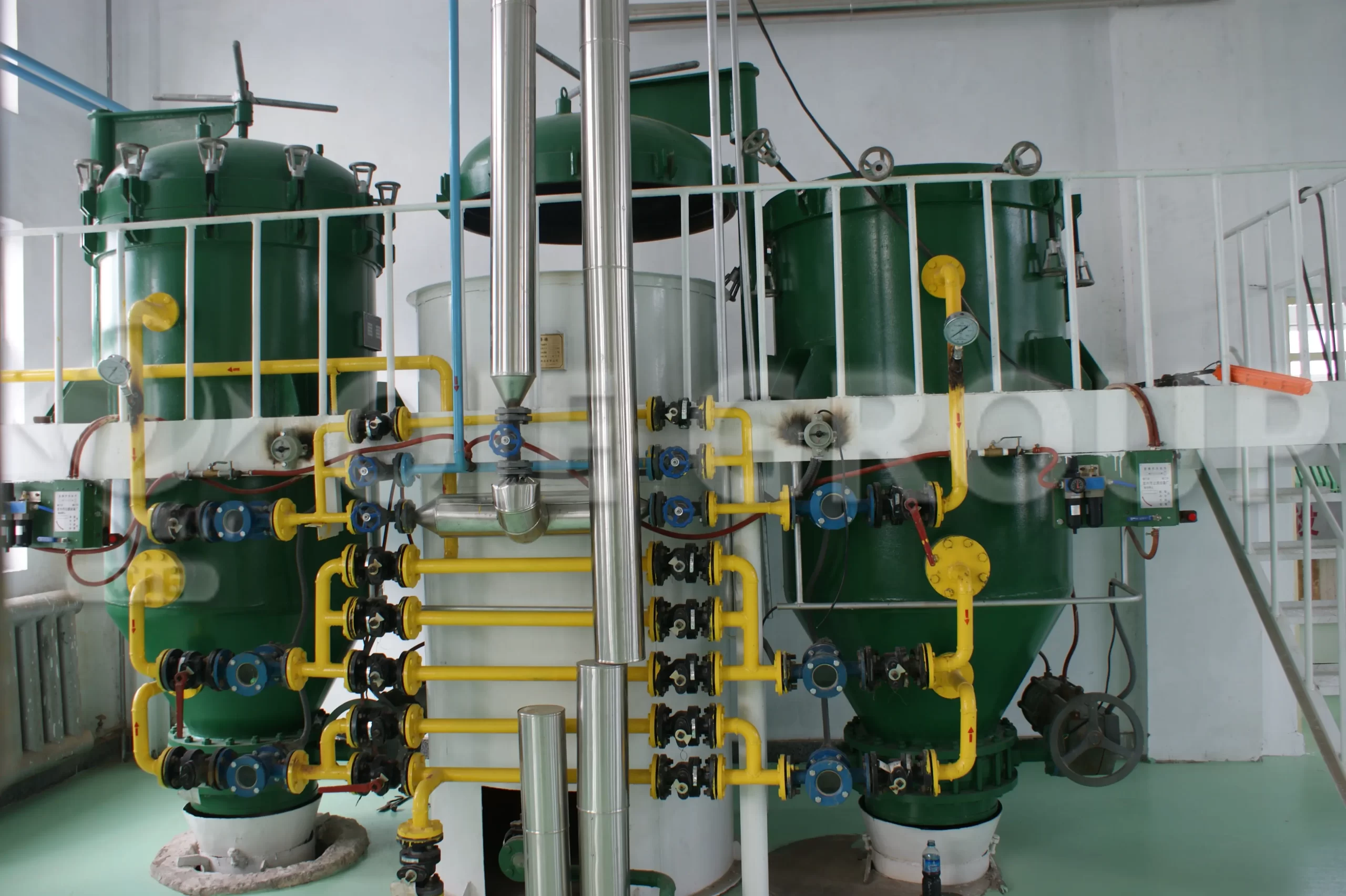 Plate filter press for shea butter oil filtration to remove solid impurities and improve oil quality