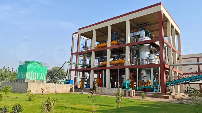 Soybean Oil Solvent Extraction Workshop: Designed for high-efficiency solvent extraction production lines.